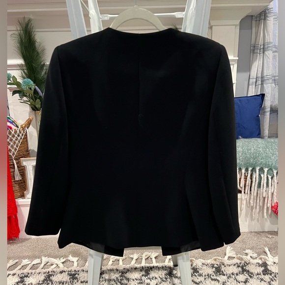 Women’s Tahari Arthur S Levine Black Pearl Trim Suit Blazer Petite 6P Open Front - Picture 8 of 14